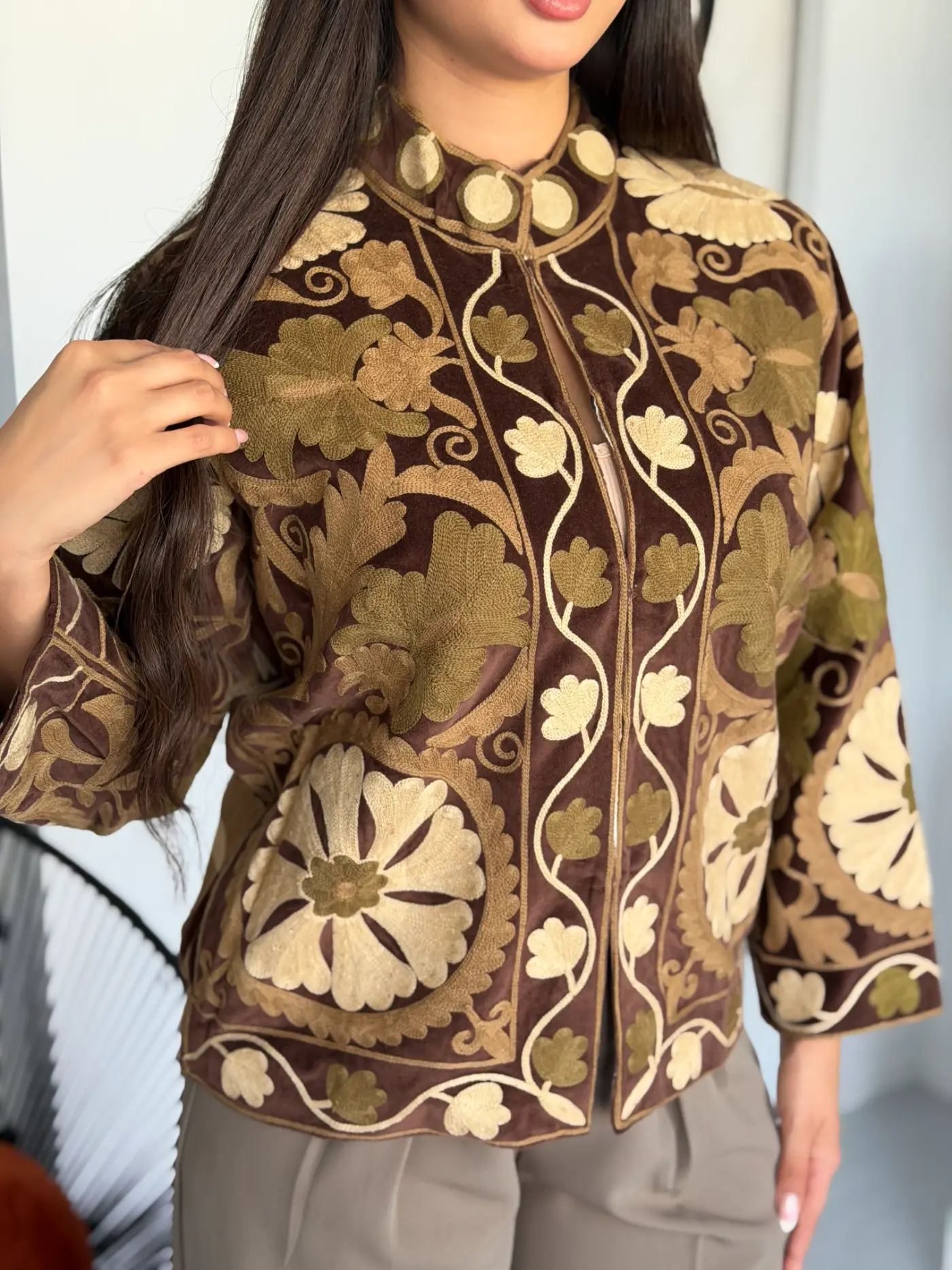 VESTE BRODÉE CAMÉLIA